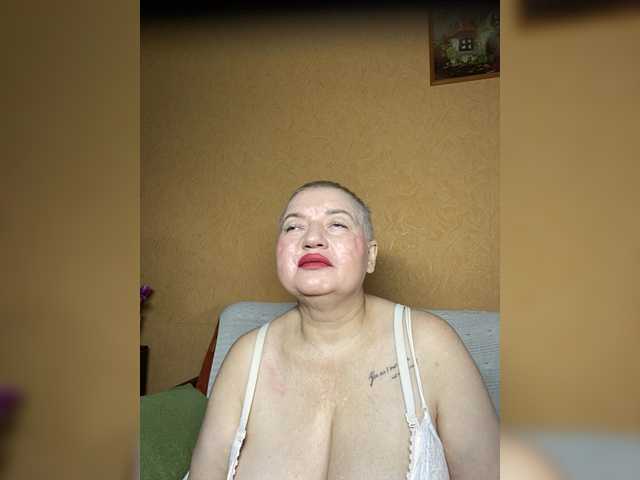 SVETIKBOMBOCHKA's BongaCams show and profile