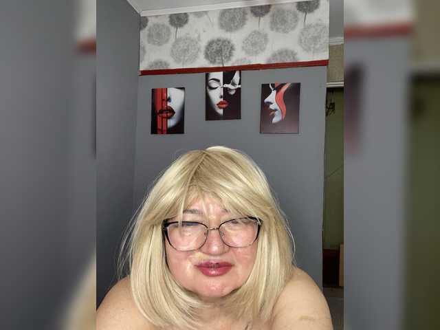 SVETIKBOMBOCHKA live cam on BongaCams