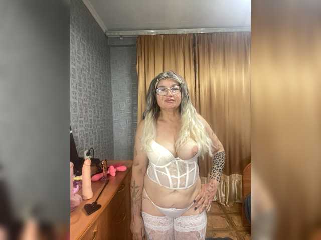 SVETIKBOMBOCHKA live cam on BongaCams