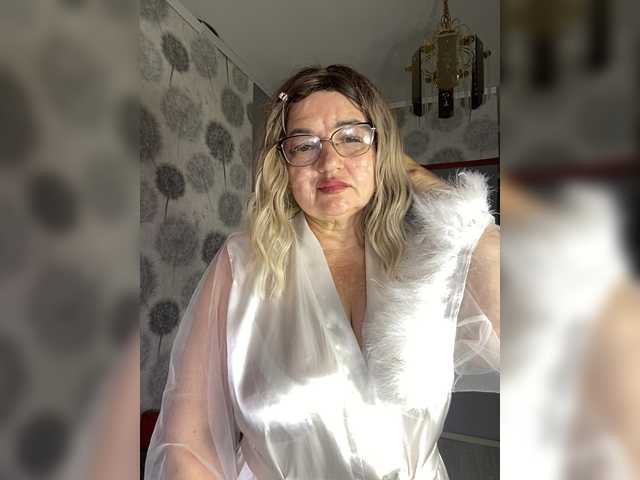 SVETIKBOMBOCHKA live cam