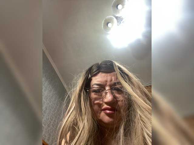 SVETIKBOMBOCHKA live cam on BongaCams