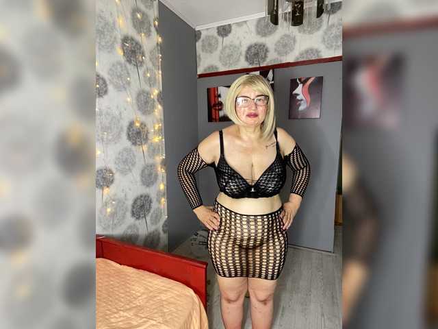 SVETIKBOMBOCHKA live webcam show