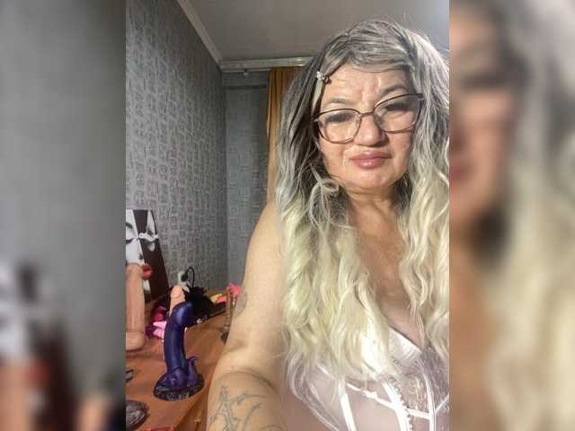 SVETIKBOMBOCHKA live cam on BongaCams