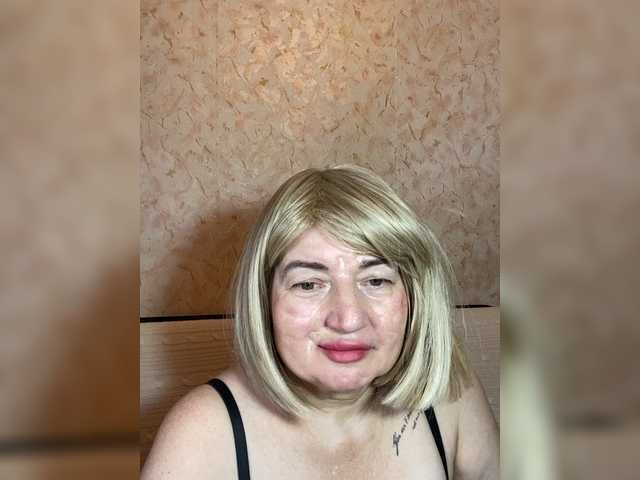 SVETIKBOMBOCHKA live cam on BongaCams