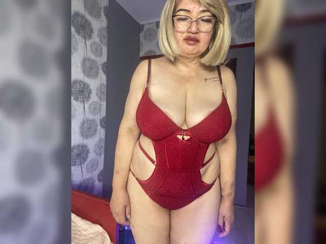 SVETIKBOMBOCHKA live cam on BongaCams