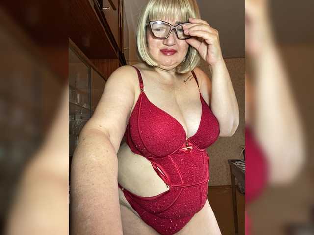SVETIKBOMBOCHKA live cam on BongaCams