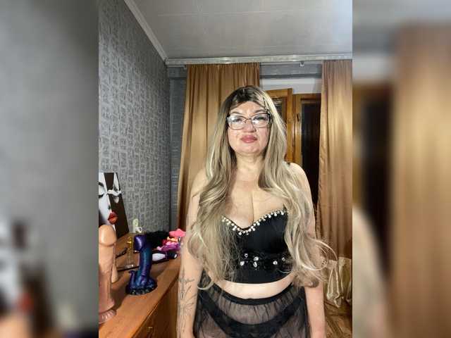 SVETIKBOMBOCHKA live cam on BongaCams
