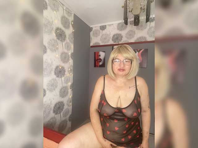 SVETIKBOMBOCHKA live cam on BongaCams