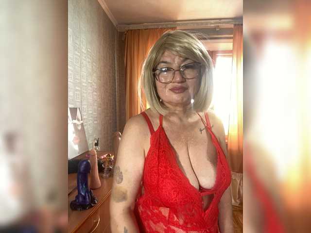 SVETIKBOMBOCHKA live cam on BongaCams