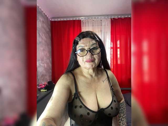 SVETIKBOMBOCHKA live cam on BongaCams