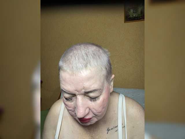 SVETIKBOMBOCHKA's BongaCams show and profile