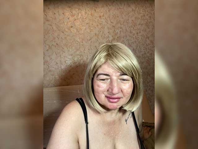 SVETIKBOMBOCHKA live cam on BongaCams