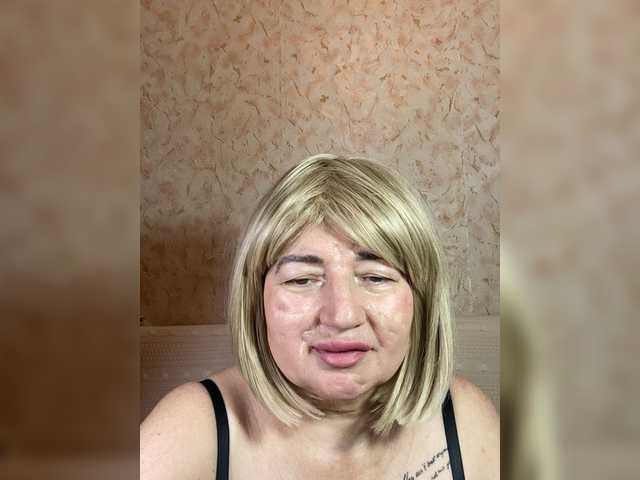 SVETIKBOMBOCHKA live cam on BongaCams
