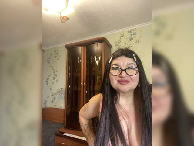 SVETIKBOMBOCHKA, live now on BongaCams