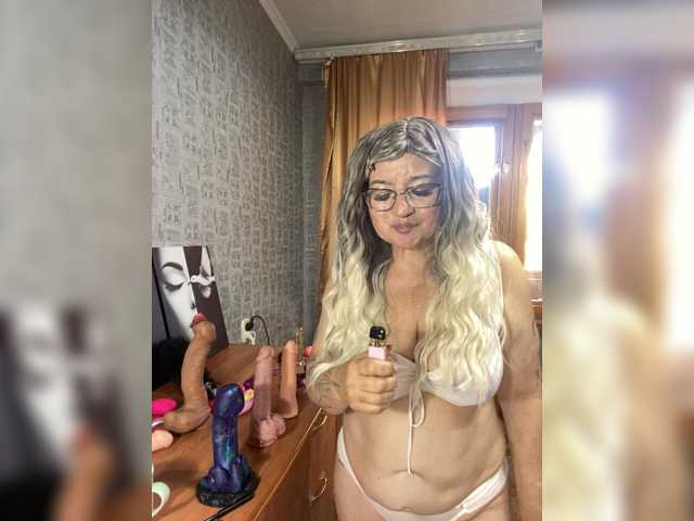 SVETIKBOMBOCHKA live cam on BongaCams
