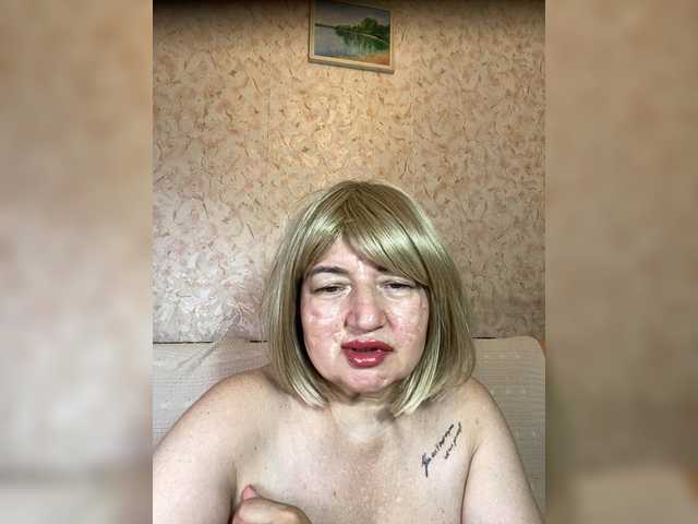 SVETIKBOMBOCHKA live cam