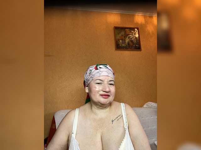 SVETIKBOMBOCHKA's BongaCams show and profile