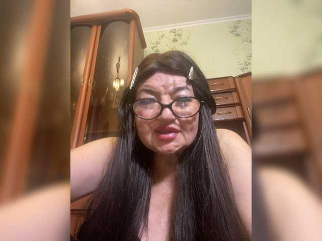 SVETIKBOMBOCHKA, en vivo ahora en BongaCams