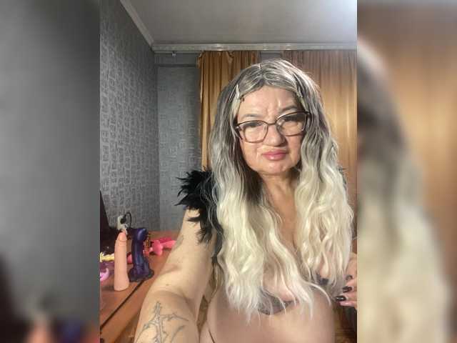 SVETIKBOMBOCHKA live cam on BongaCams