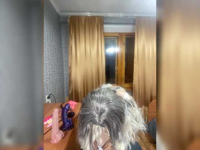 SVETIKBOMBOCHKA live cam on BongaCams
