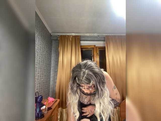 SVETIKBOMBOCHKA live cam on BongaCams
