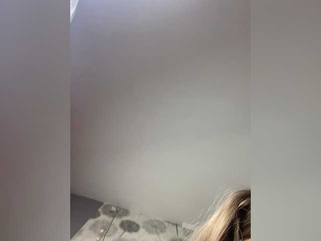 SVETIKBOMBOCHKA live cam on BongaCams