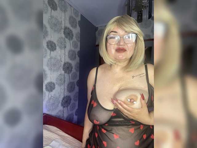 SVETIKBOMBOCHKA live cam on BongaCams