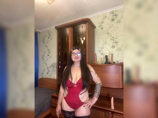 SVETIKBOMBOCHKA, en directo ahora en BongaCams