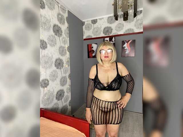 SVETIKBOMBOCHKA live webcam show
