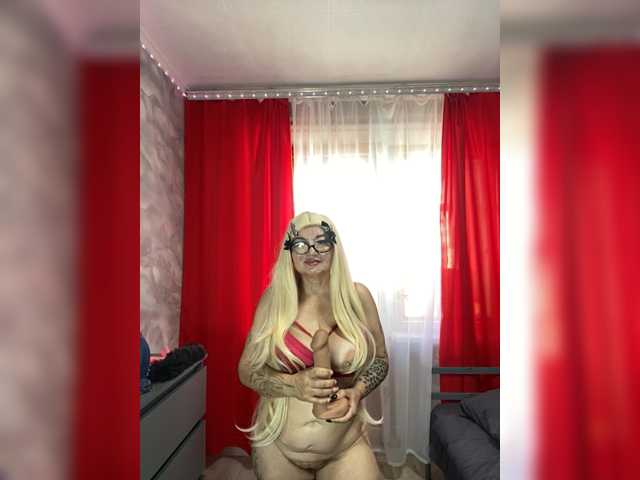 SVETIKBOMBOCHKA live cam on BongaCams