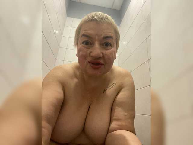 SVETIKBOMBOCHKA live cam