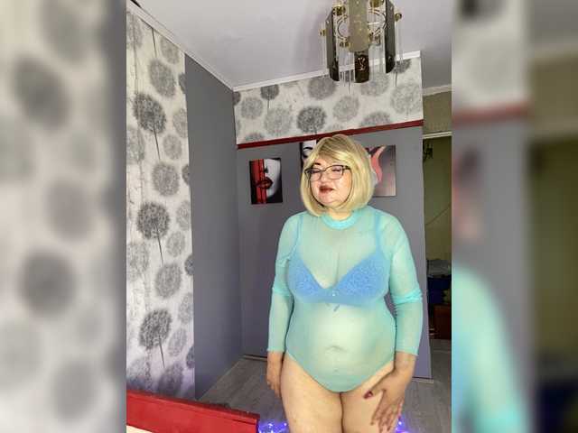 SVETIKBOMBOCHKA live cam on BongaCams