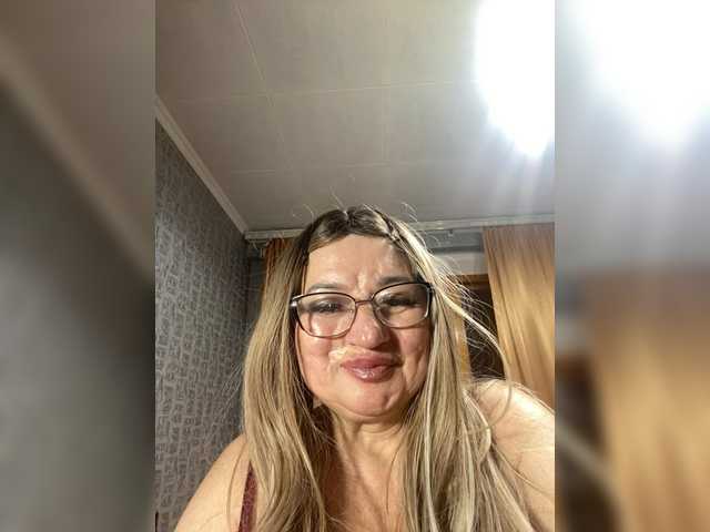SVETIKBOMBOCHKA live cam on BongaCams