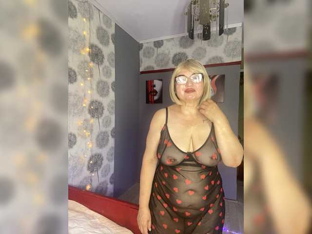SVETIKBOMBOCHKA live cam on BongaCams