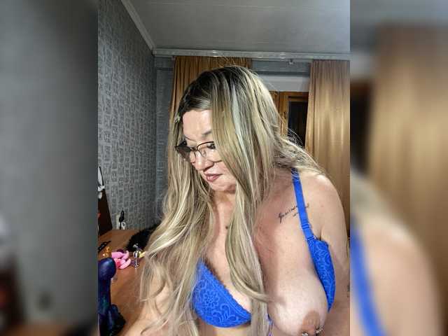 SVETIKBOMBOCHKA live cam on BongaCams