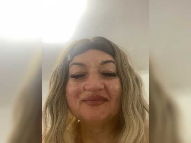SVETIKBOMBOCHKA live cam on BongaCams