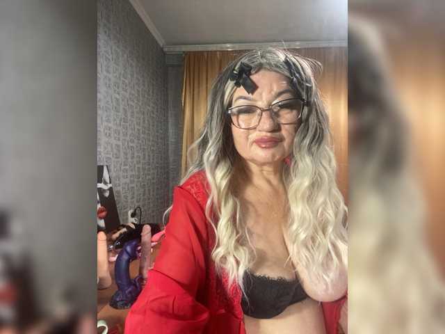 SVETIKBOMBOCHKA live cam on BongaCams