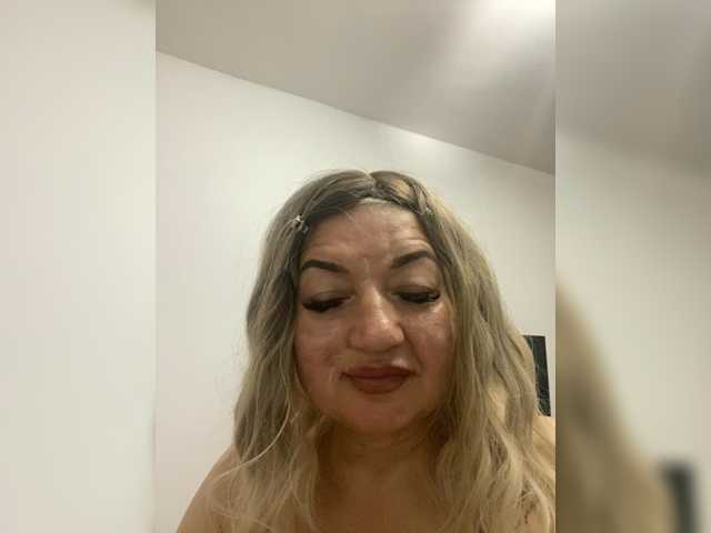 SVETIKBOMBOCHKA live cam on BongaCams