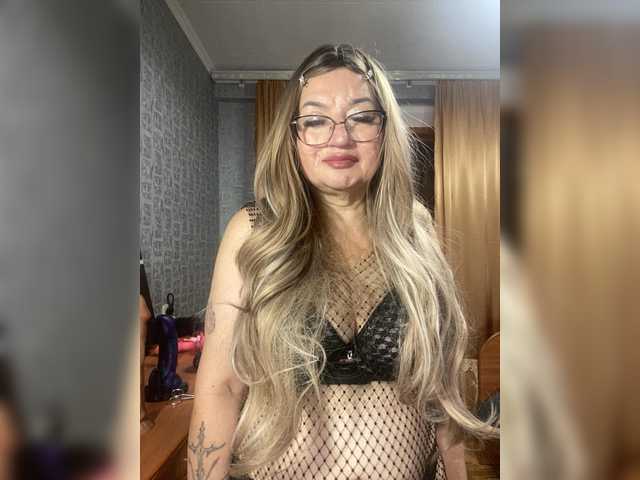 SVETIKBOMBOCHKA live cam on BongaCams