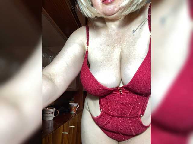 SVETIKBOMBOCHKA live cam on BongaCams