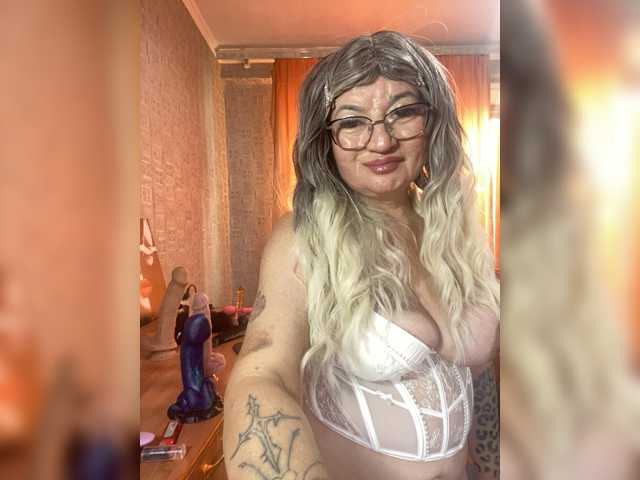 MissTemperament live cam preview