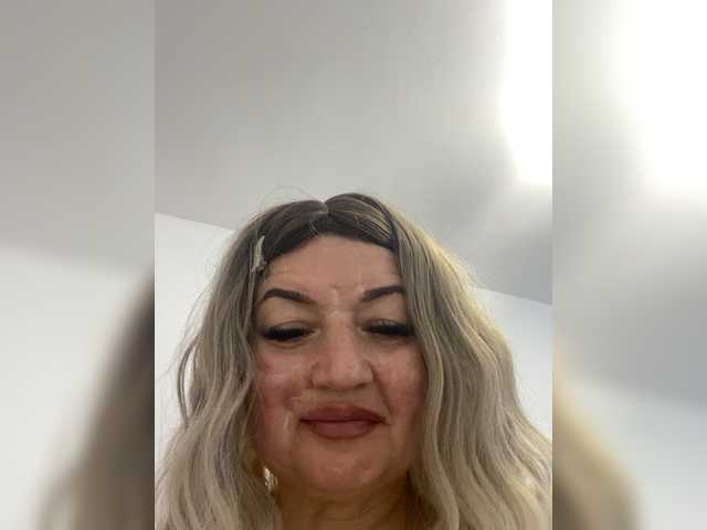SVETIKBOMBOCHKA live cam on BongaCams