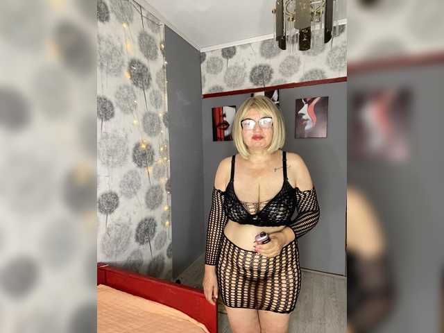 SVETIKBOMBOCHKA live webcam show