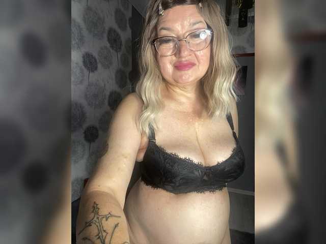 SVETIKBOMBOCHKA live cam on BongaCams