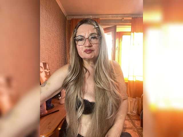 SVETIKBOMBOCHKA live cam on BongaCams