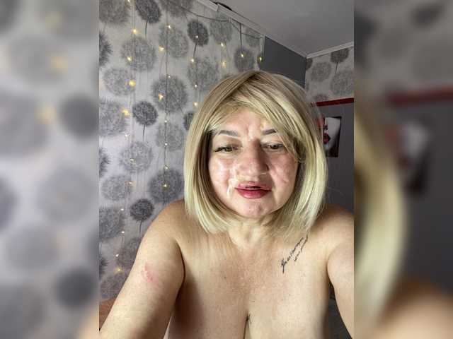 SVETIKBOMBOCHKA live cam on BongaCams