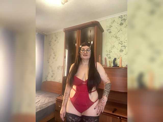 SVETIKBOMBOCHKA, en directo ahora en BongaCams