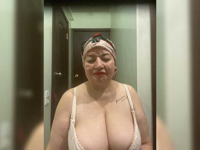 SVETIKBOMBOCHKA's BongaCams show and profile