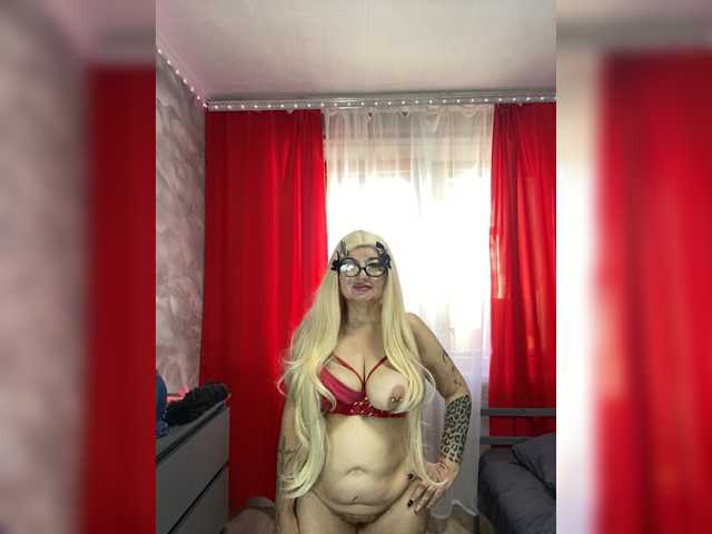 SVETIKBOMBOCHKA live cam on BongaCams