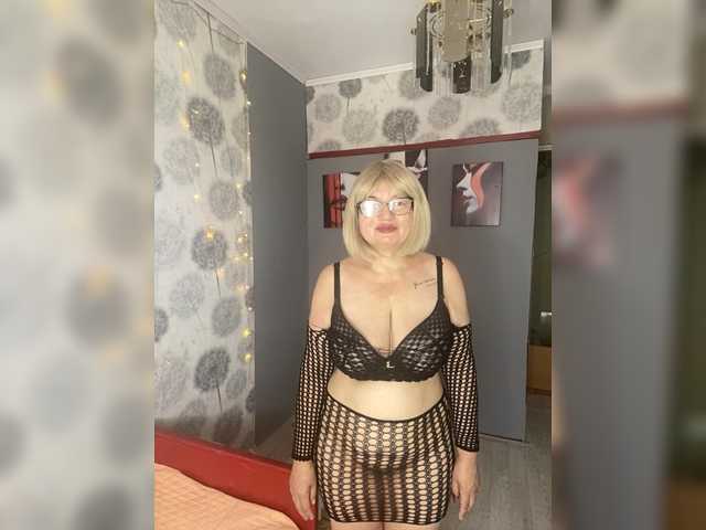 SVETIKBOMBOCHKA live webcam show